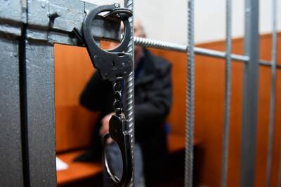 За долг по алиментам жителя Новосибирской области арестовали на десять суток