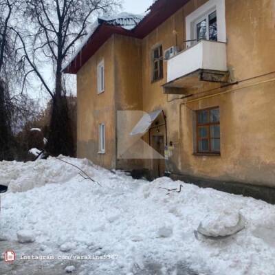 С дома в центре Рязани «снег сошёл вместе со снегозадержателями»