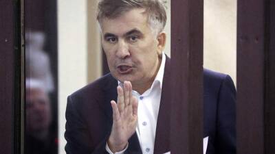 Экс-президент Грузии Саакашвили спел в суде гимн Украины