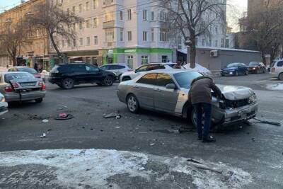 Мужчина пострадал в тройном ДТП в центре Новосибирска