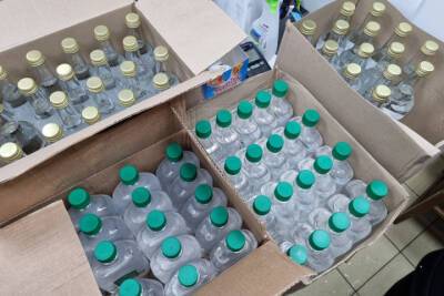 В Пскове полиция изъяла более 100 литров алкогольной и спиртосодержащей продукции