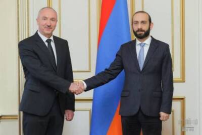 Армения воздержалась от демарша: Ереван призвал Минск уважать друг друга
