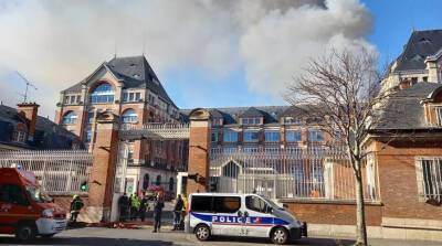 В здании типографии Банка Франции произошел пожар, более 30 человек пострадали