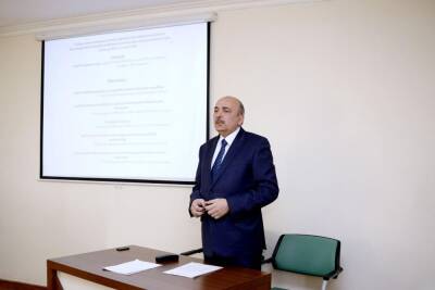 В минздраве объяснили, почему в Азербайджане не ужесточают карантин, несмотря на суточный рост инфицирования COVID-19