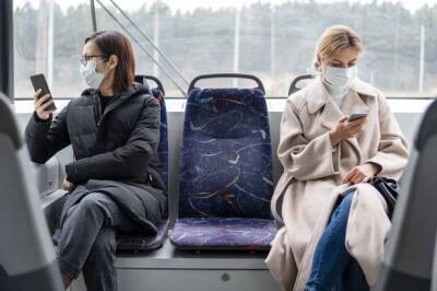В Чехии с 1 марта из ограничений останется лишь обязанность носить маски
