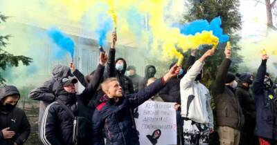 Активисты требовали у Евгении Кулебы сложить мандат депутата Киевсовета из-за неправдивых данных в декларации
