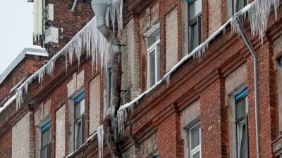 Обыски у коммунальщиков начались в Петербурге после жалоб на уборку снега