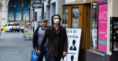 Минздрав Польши планирует снять коронавирусные ограничения в марте
