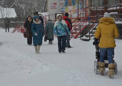 В Рязанской области разрешили посещать общественные места без медицинских перчаток