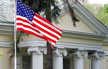Посольство США в Беларуси продолжит работу