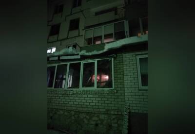 В Касимове упавший с крыши снег сломал пристройку квартиры