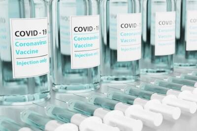 Еврокомиссия: половина мирового населения вакцинировалась от коронавируса