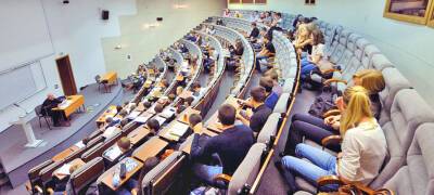 Высшая школа экономики готова принять отчисленных из иностранных вузов российских студентов