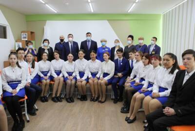 Мэр Иркутска Болотов посетил открытый урок в школе №40