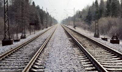 Сход грунта заблокировал движение поездов на перегоне в Сочи
