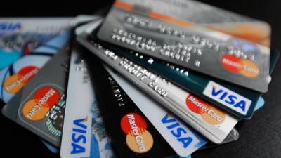 Visa и Mastercard заблокировали несколько российских банков