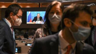 Лавров назвал размещение ядерного оружия США в Европе неприемлемым для России