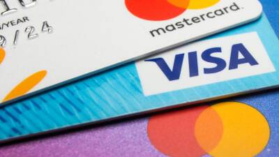 НСПК: попавшие под санкции российские банки не смогут выпускать карты Visa и Mastercard