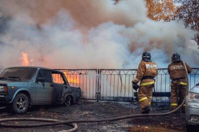 Автомобиль взорвался на подземной парковке в Подмосковье