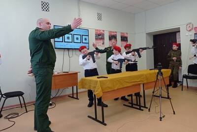 Школьников омского села Украинка собрали в отряд Юнармии по инициативе Шойгу