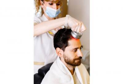 Лазерная терапия поможет бороться против выпадения волос (ФОТО)
