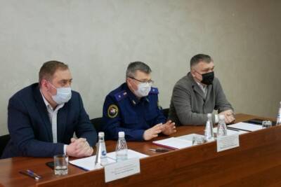 Главный следователь региона обсудил насущные проблемы с гражданами ДНР и ЛНР