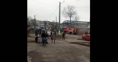 Российские самолеты атаковали заводы в Харькове, есть жертвы (видео)