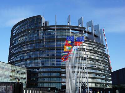 Reuters: В Европарламент внесли резолюцию, которая именует Россию «государством-изгоем»