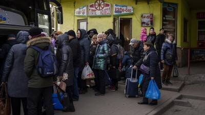 Беженцы устремились во Львов со всей Украины