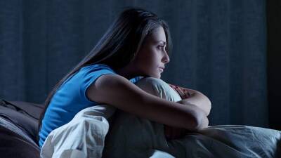 Психолог дал советы испытывающим проблемы со сном людям