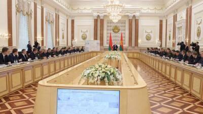 Лукашенко пообещал в случае опасности мобилизовать население за 2-3 суток