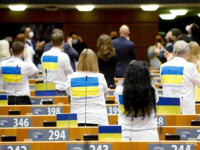 Европарламент призвал ввести больше санкций против РФ и отключить от SWIFT Беларусь