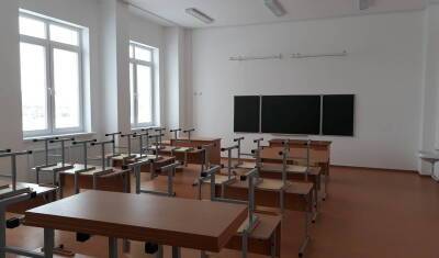 Из-за холодов в трёх городах Тюменской области отменили занятия для школьников