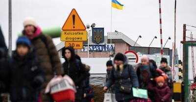 Легальний статус та грошова допомога: Польща прийняла закон про підтримку українських біженців