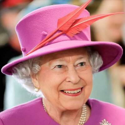 Королева Елизавета II чаще всего звонит дочери и менеджеру по скачкам