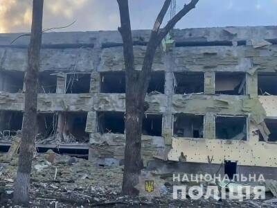 В бомбардировке оккупантами детской больницы в Мариуполе погибли трое человек