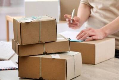 Иностранные почтовые службы начали бесплатно отправлять посылки в Украину