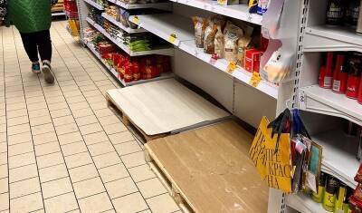 В тобольских магазинах отмечается дефицит и рост цен на бананы и помидоры
