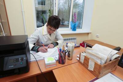 В Ленобласти более 9 тысяч жителей лечатся от коронавируса дома