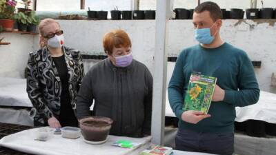 Тульская областная Дума провела акцию "Цветы для Ясной поляны"