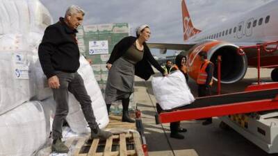 Самолеты спасения: в Израиль - с репатриантами, обратно - с гуманитарной помощью