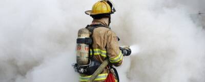 21-летний чебоксарец отравился дымом во время пожара в прачечной жилого дома