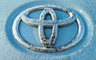 Toyota остановила работу в России (обновление)