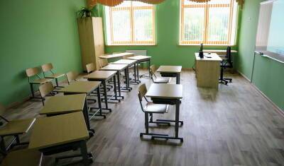 В пяти городах Тюменской области из-за морозов отменили школу