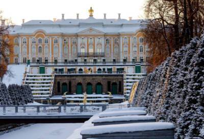 В Петербурге запустят экскурсии по дворцовым пригородам на электричках