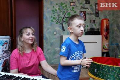 «Спасти ребенка»: продолжается сбор для шестилетнего Максима с нарушением слуха