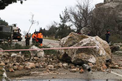 Оползень перекрыл дорогу к 12 населенным пунктам в Дагестане
