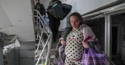 Эвакуированная из разбомбленного роддома в Мариуполе девушка родила ребенка