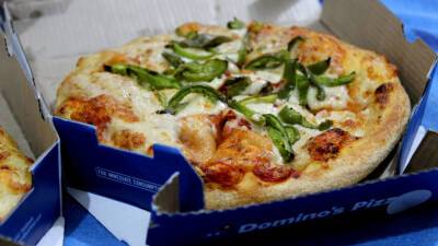 Мастер-франчайзи Domino's Pizza прекратил инвестиции в России