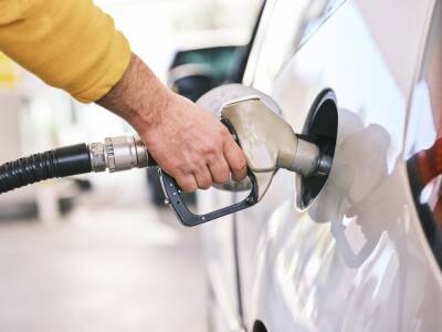 В России отмечают падение оптовых цен на бензин